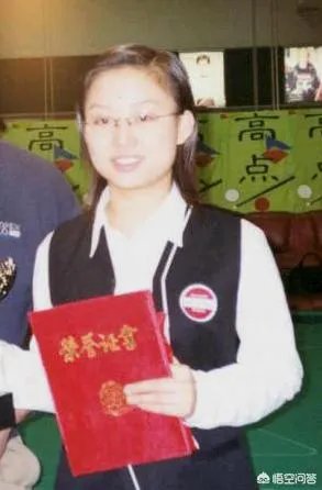 台球女神潘晓婷和车侑蓝,颜值都很高,两位女神谁更漂亮?