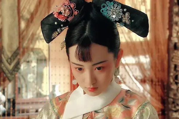 珍妃只是穿旗袍而已,慈禧为何要强行扯下,还用竹竿杖责她?