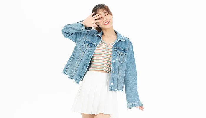 牛仔外套怎么搭配好看 牛仔短外套如何搭配