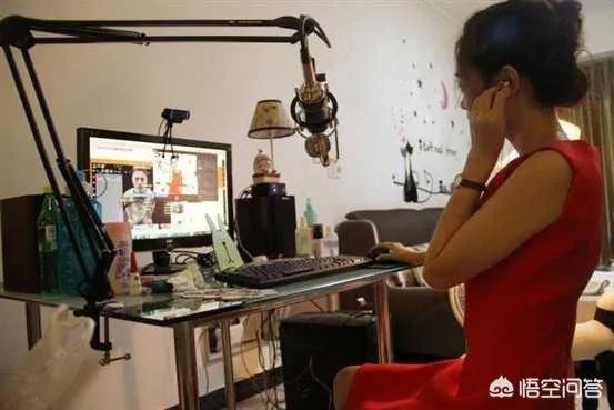 上海女出纳挪千万公款打赏女主播被捕，你怎么看这件事？