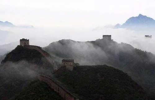 日本景点遭汉字涂鸦，我们应如何爱护旅游景点？