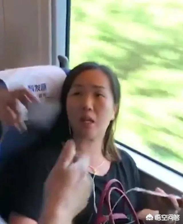 高铁列车上又出现“霸座女”说明了什么?