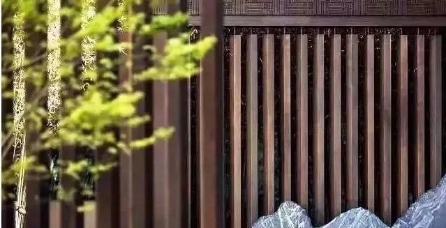 庭院里的这一方石头，历经千年，大有讲究