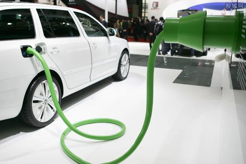 时风电动汽车价格表 省电节能性价比高