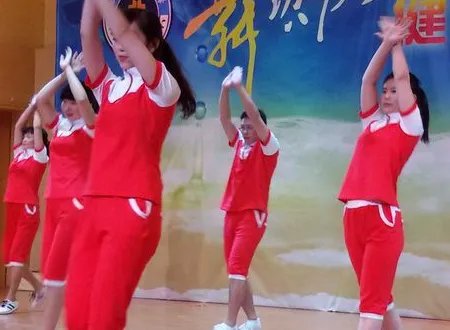 健身健美操和广场健身舞的动作区别是什么