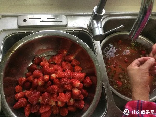 记一大锅草莓酱的粗犷制作与长久储藏