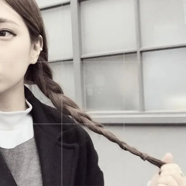 有没有绑马尾的美女照片做手机壁纸？