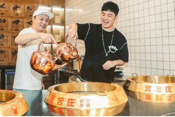 陈赫火锅店被曝天花板掉落烫伤顾客伤者索赔30万