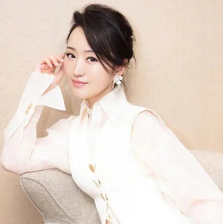 向华强花费百万请杨钰莹吃饭，赖文峰冲进去说：她是我的女人，发生了什么？