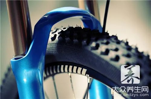 拉力器锻炼什么肌肉呢