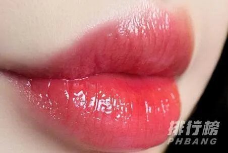 ysl镜面唇釉12和圆管的区别_ysl镜面唇釉12试色