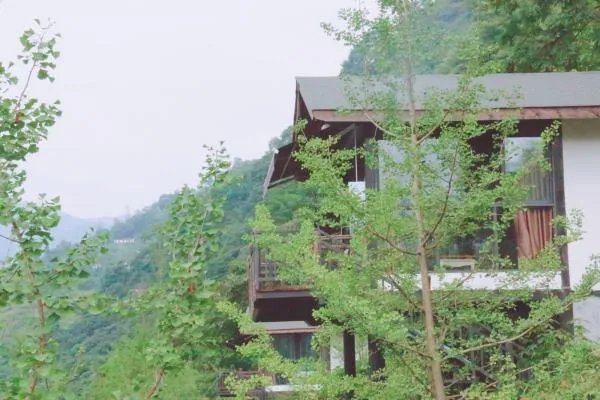 成都周边住宿有推荐吗？