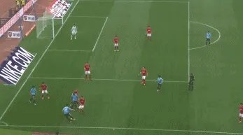 恒大3球完败大连，三个失球都与金英权有关，他怎么了？