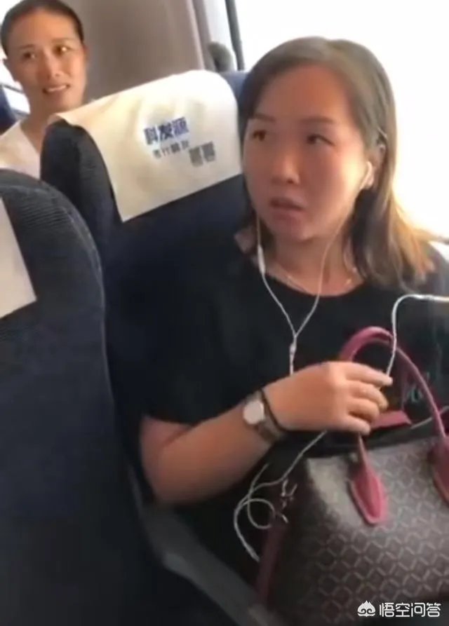 高铁列车上又出现“霸座女”说明了什么?