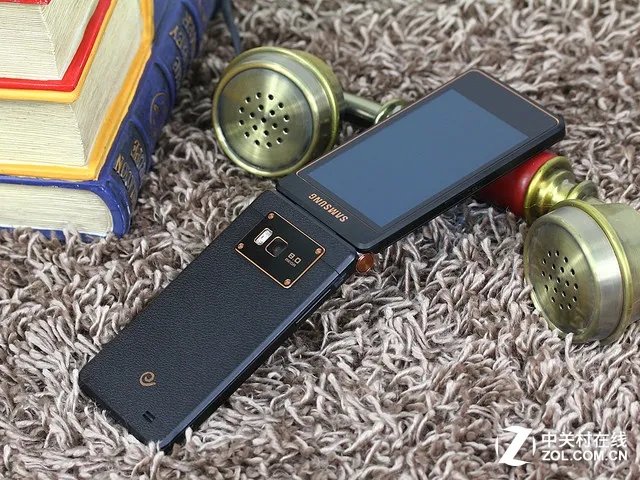 白金版价格诱人 三星W2013+仅售3699元