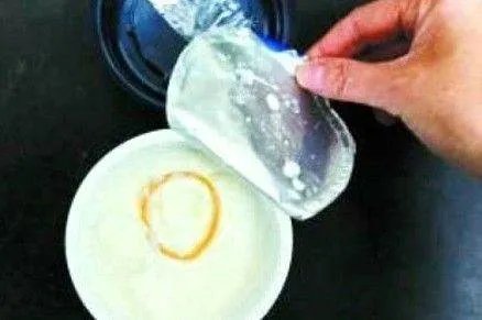 男子30元订外卖，儿子吃到避孕套，他一看被气炸：还是用过的！后续呢？