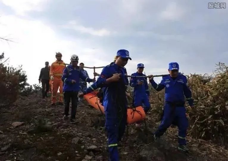 银行行长登山遇难 周瑞谷失足跌落峡谷深处身亡