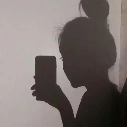 有没有绑马尾的美女照片做手机壁纸？