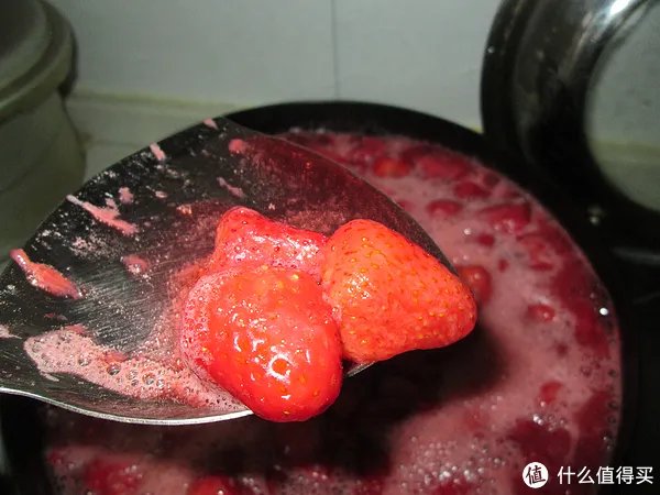 记一大锅草莓酱的粗犷制作与长久储藏