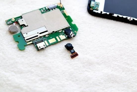 小辣椒国民手机拆机图解及详细点评