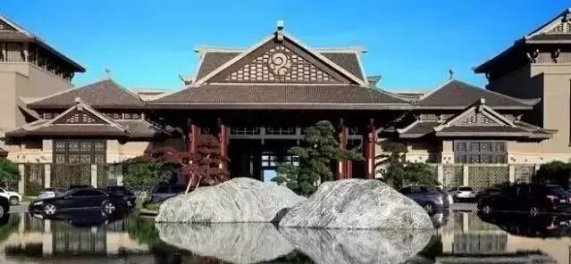 庭院里的这一方石头，历经千年，大有讲究