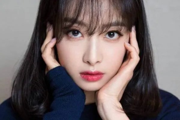 吴亦凡和宋茜被南京禄口机场意外喊话，两人同搭一个航班，这是准备公布恋情吗？