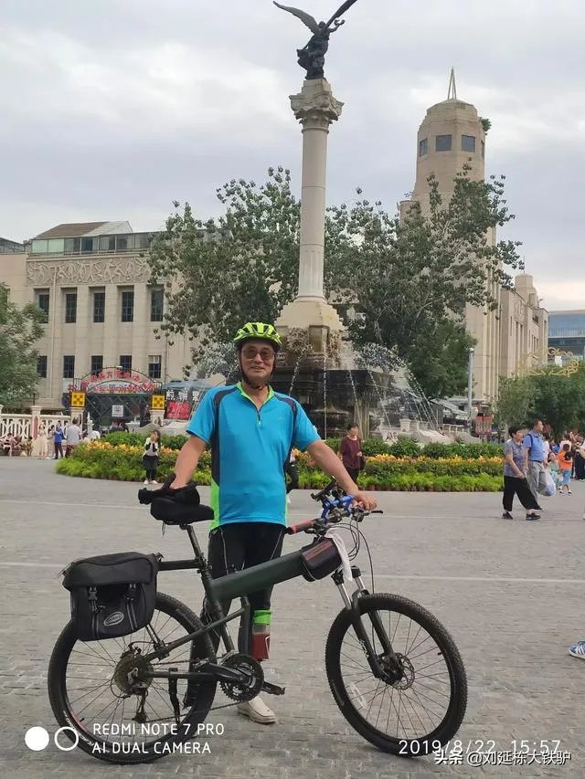 自行车爱好者去骑车旅行，准备个什么户外生存包较好？