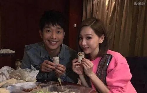 回忆杀！王心凌、张栋梁隔空同框，这二人曾经有过哪些合作？