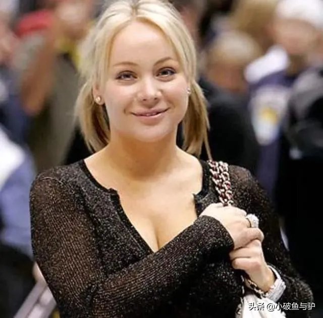 基里连科的歌星老婆允许他每年出轨一次，这是怎么一回事呢，你怎么看？