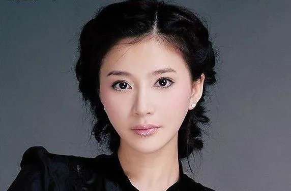 为何最后是陈坚红