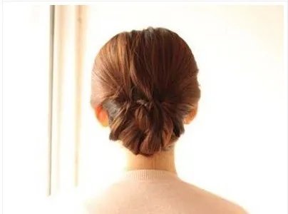 简单的韩式盘发步骤