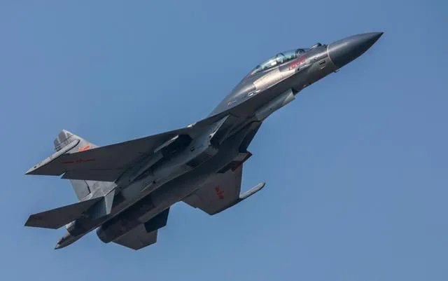 解放军首次曝光超强制空战斗机，这款战机到底有何特别之处？