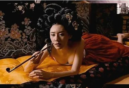 秋瓷炫三级美人图剧照曝光 不雅照遭疯传