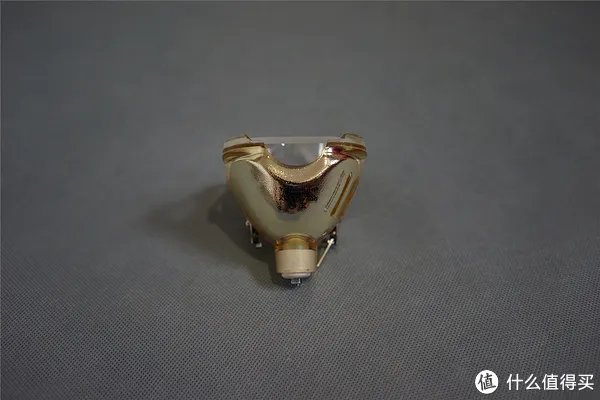 换投影仪灯泡很难吗?我们来试试