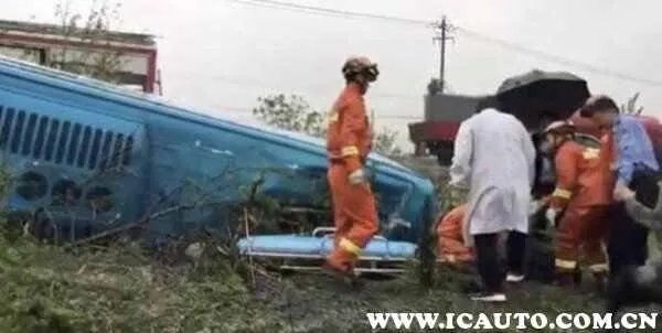 安徽49人客车翻车,学生们能顺利参加体育考试吗?