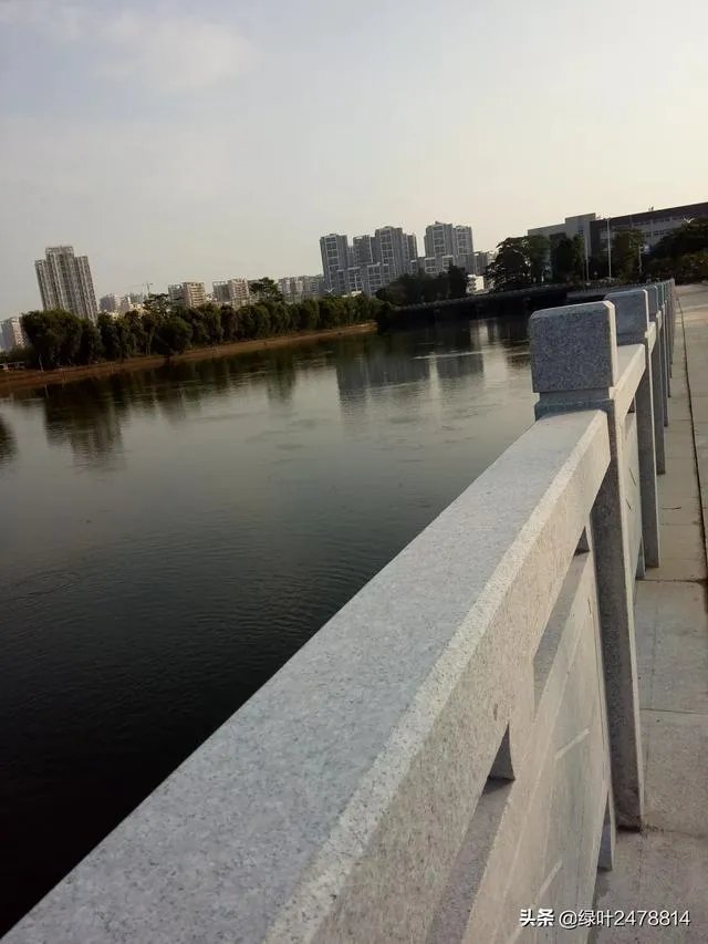 男人发自己帅气的照片