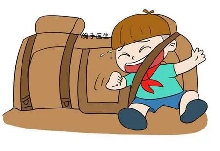 男子炫耀8岁儿子开车被吊销驾照,这是什么迷之操作?