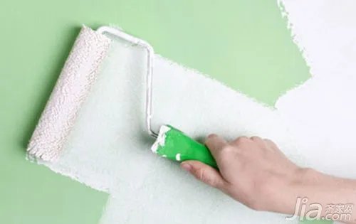 刷漆前一定要用加固剂吗 为什么墙面会起包?