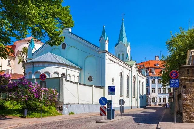 都说拉脱维亚美女“泛滥”，拉脱维亚真实的生活是什么样的？