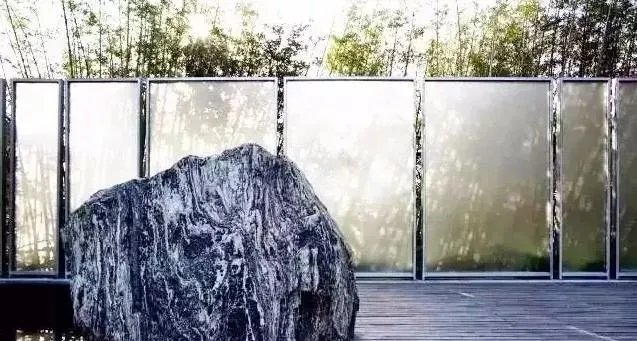 庭院里的这一方石头，历经千年，大有讲究