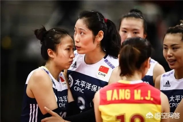 女排世锦赛4强诞生,但意大利险被日本击败(3-2),中国女排是否最有冠军相?