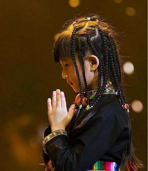 被杨丽萍放弃的小彩旗,21岁的她胖成了这样子!你还认得出她吗?