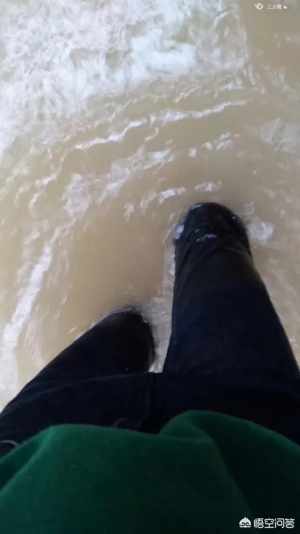 湖北宜昌特大暴雨，这才4月是不是今年夏天湖北雨水特别多？