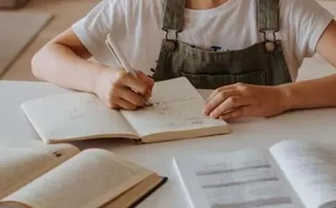 乐于助人的作文