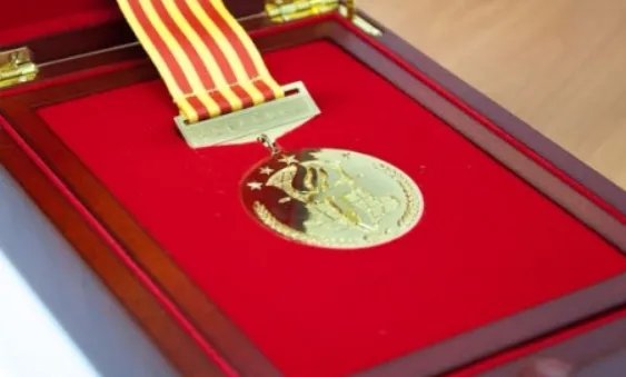 五四青年奖章多久评一次?