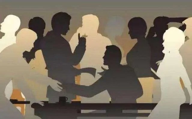 女护士疑因拒绝领导饭局，遭解聘。面对管理潜规则，你会怎么做？