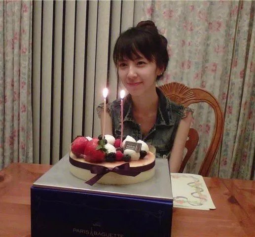 崔始源现任女友照片曝光 揭其历任女友