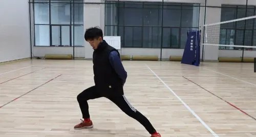 如何自学武术健身操？