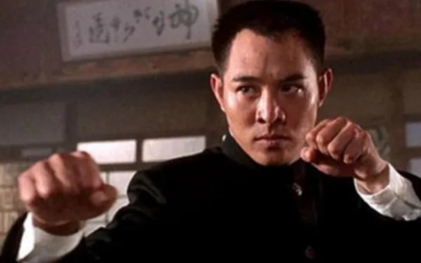 李连杰是动作片巨星,他的真实武术水平是怎样的?