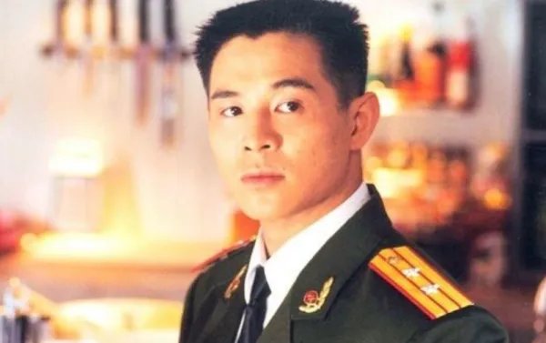 李连杰是动作片巨星,他的真实武术水平是怎样的?